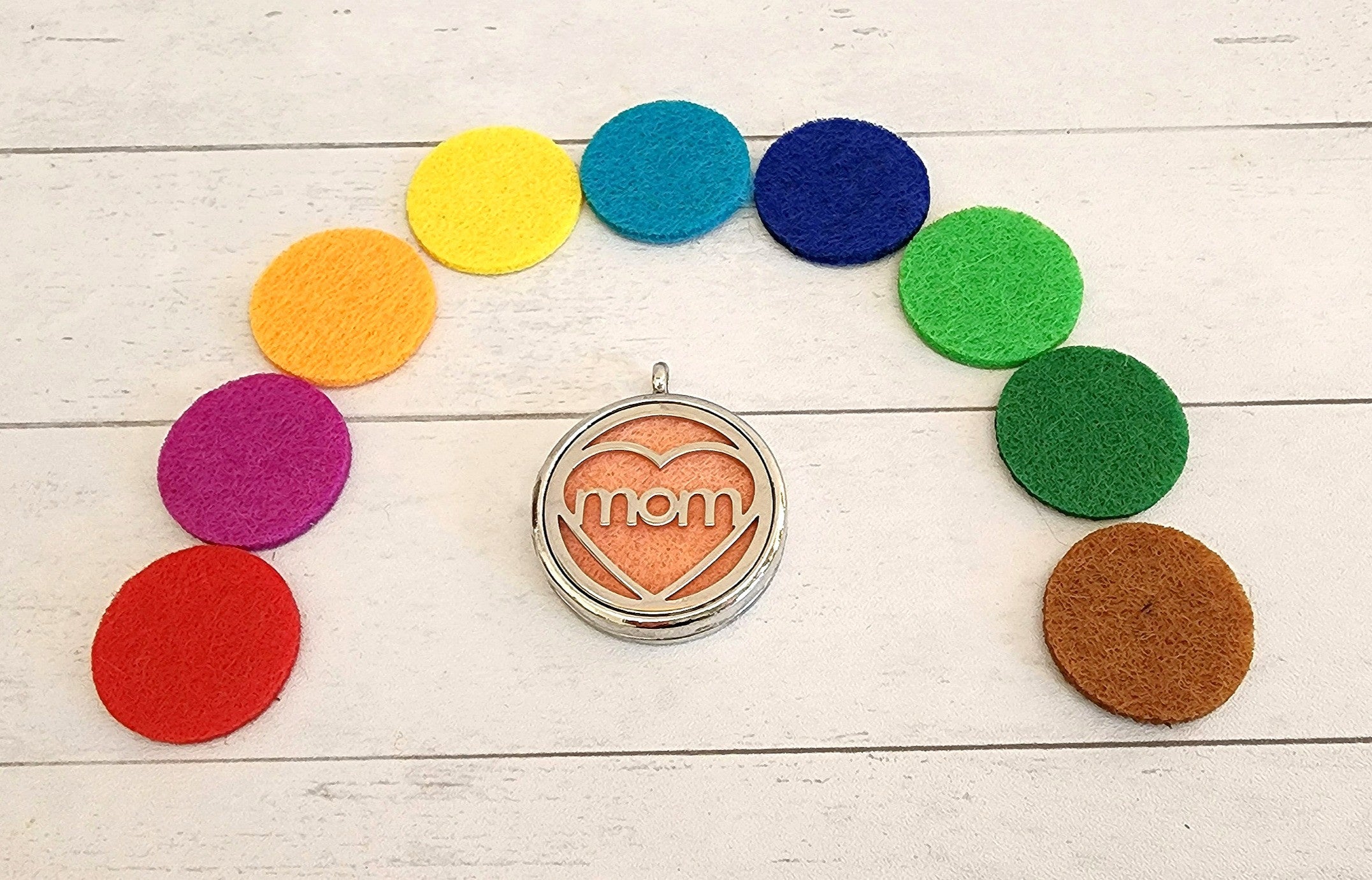 "Mom" Necklace Pendent For Belly Treasure Blends
