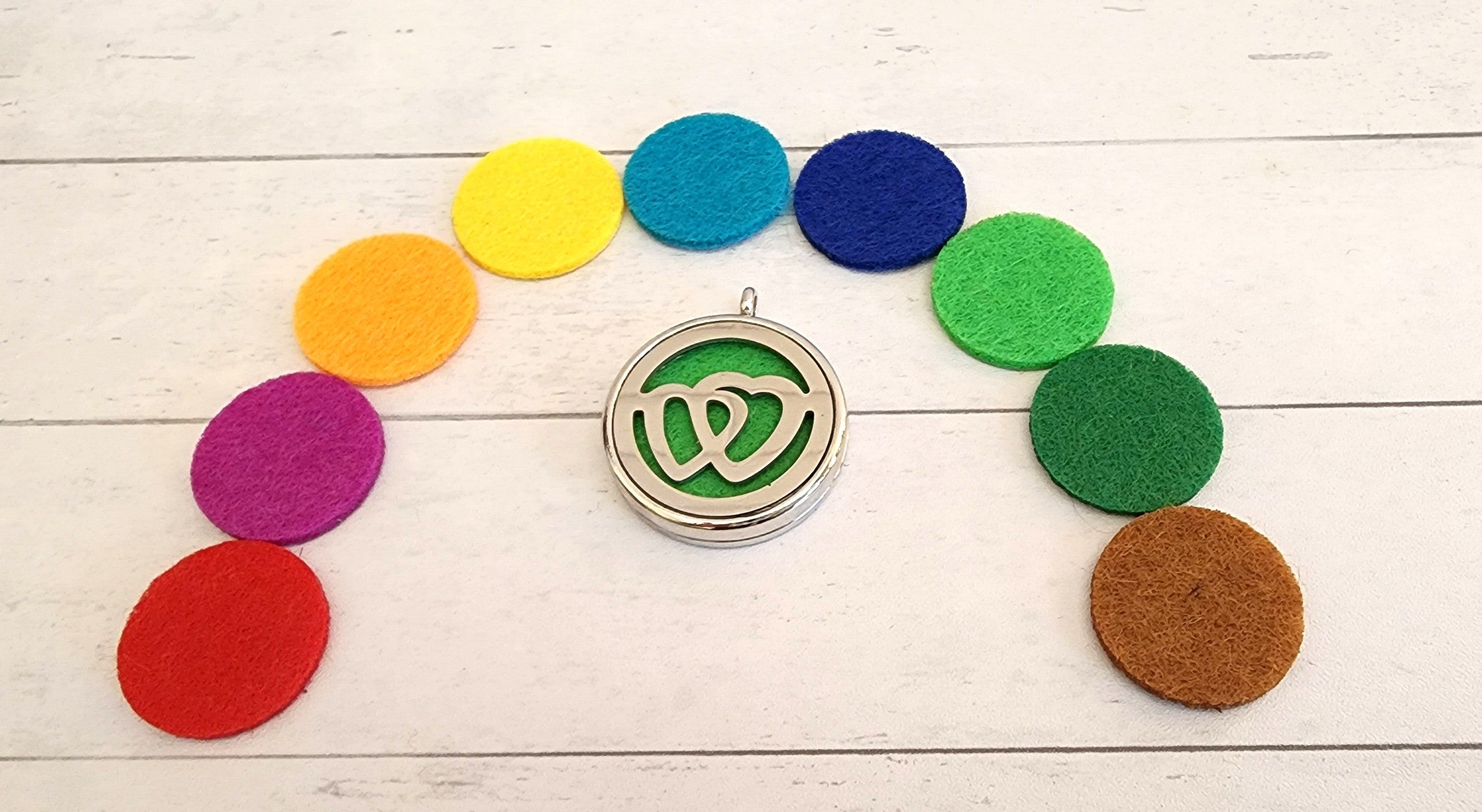 Pregnancy Kit No.3- StretchySkin + 2 Dropper bottles With A Necklace